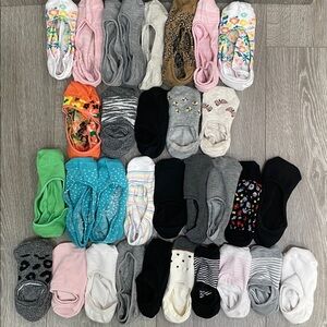 Bundle of 32 No Show Socks With Ankle Grips